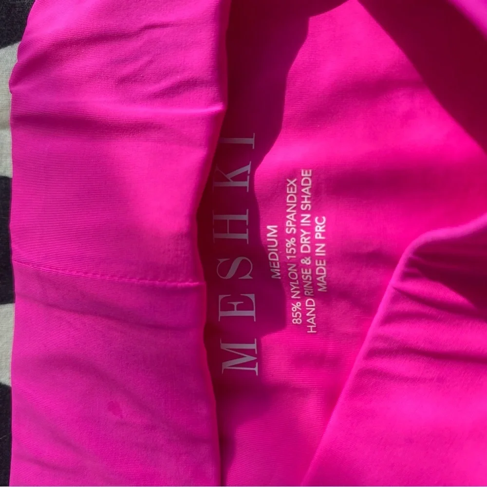 Meshki Vibrant Pink bikini set size M - Picture 2 of 5